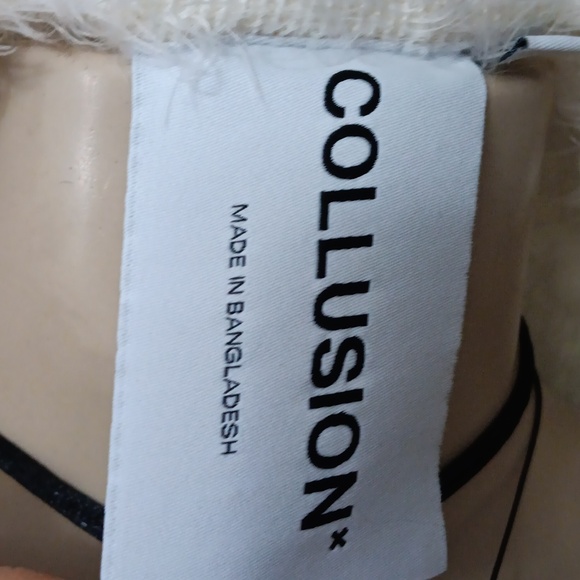 Fuzzy Crop NWOT off white button-up Cardigan - Picture 5 of 5